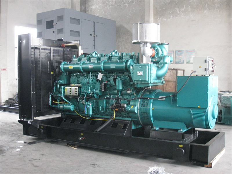 郏县200KW 柴油发电机的油耗是多少？